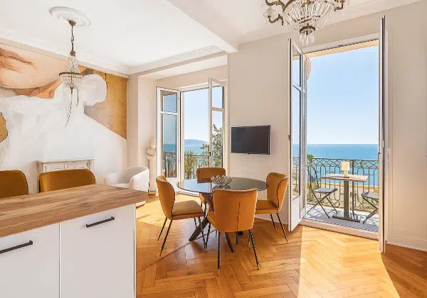 support 7 days a week>