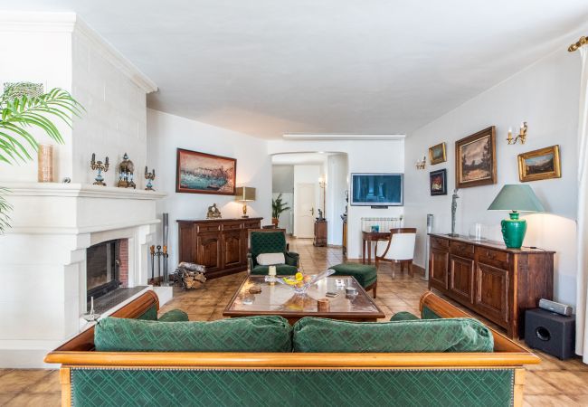 Villa in Nice - HappyFew  La Villa Bellet Villa in Nice - HappyFew  La Villa Bellet
