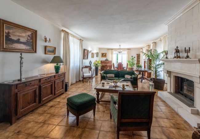 Villa in Nice - HappyFew  La Villa Bellet Villa in Nice - HappyFew  La Villa Bellet