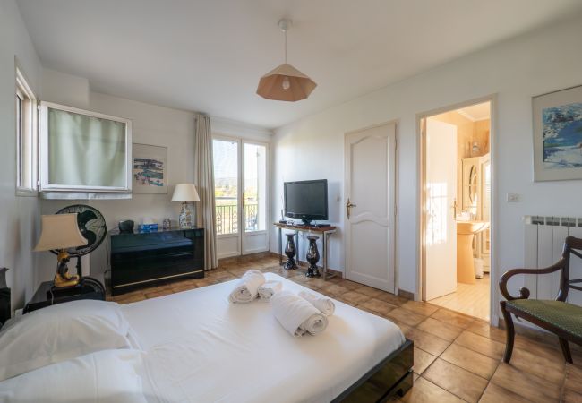 Villa in Nice - HappyFew  La Villa Bellet Villa in Nice - HappyFew  La Villa Bellet