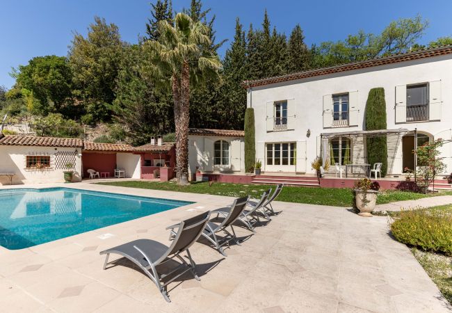 Villa in Saint-Martin-du-Var - HappyFew La Villa Lilas Villa in Saint-Martin-du-Var - HappyFew La Villa Lilas