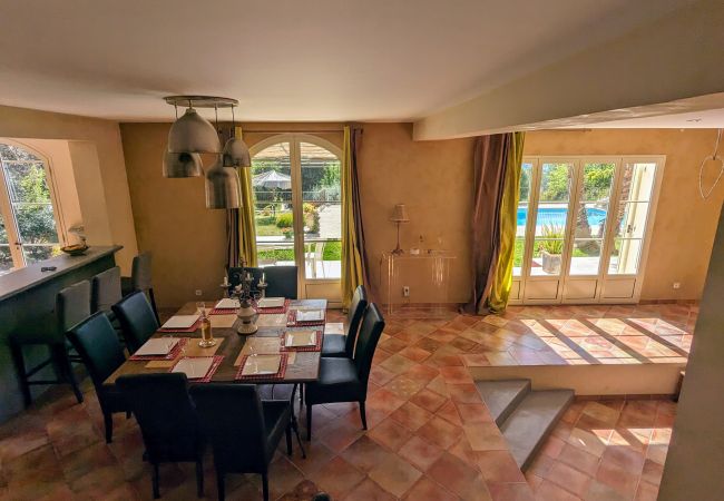 Villa in Saint-Martin-du-Var - HappyFew La Villa Lilas Villa in Saint-Martin-du-Var - HappyFew La Villa Lilas