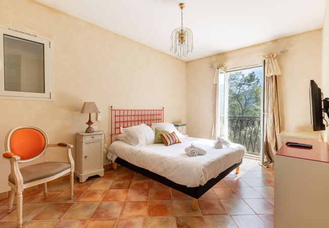 Villa in Saint-Martin-du-Var - HappyFew La Villa Lilas Villa in Saint-Martin-du-Var - HappyFew La Villa Lilas