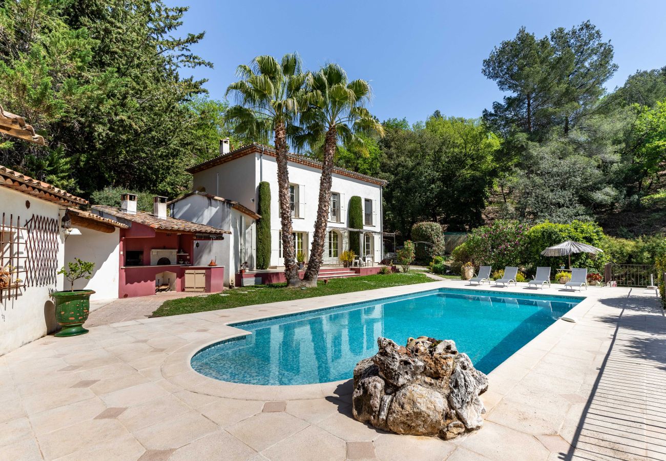 Villa in Saint-Martin-du-Var - HappyFew La Villa Lilas Villa in Saint-Martin-du-Var - HappyFew La Villa Lilas