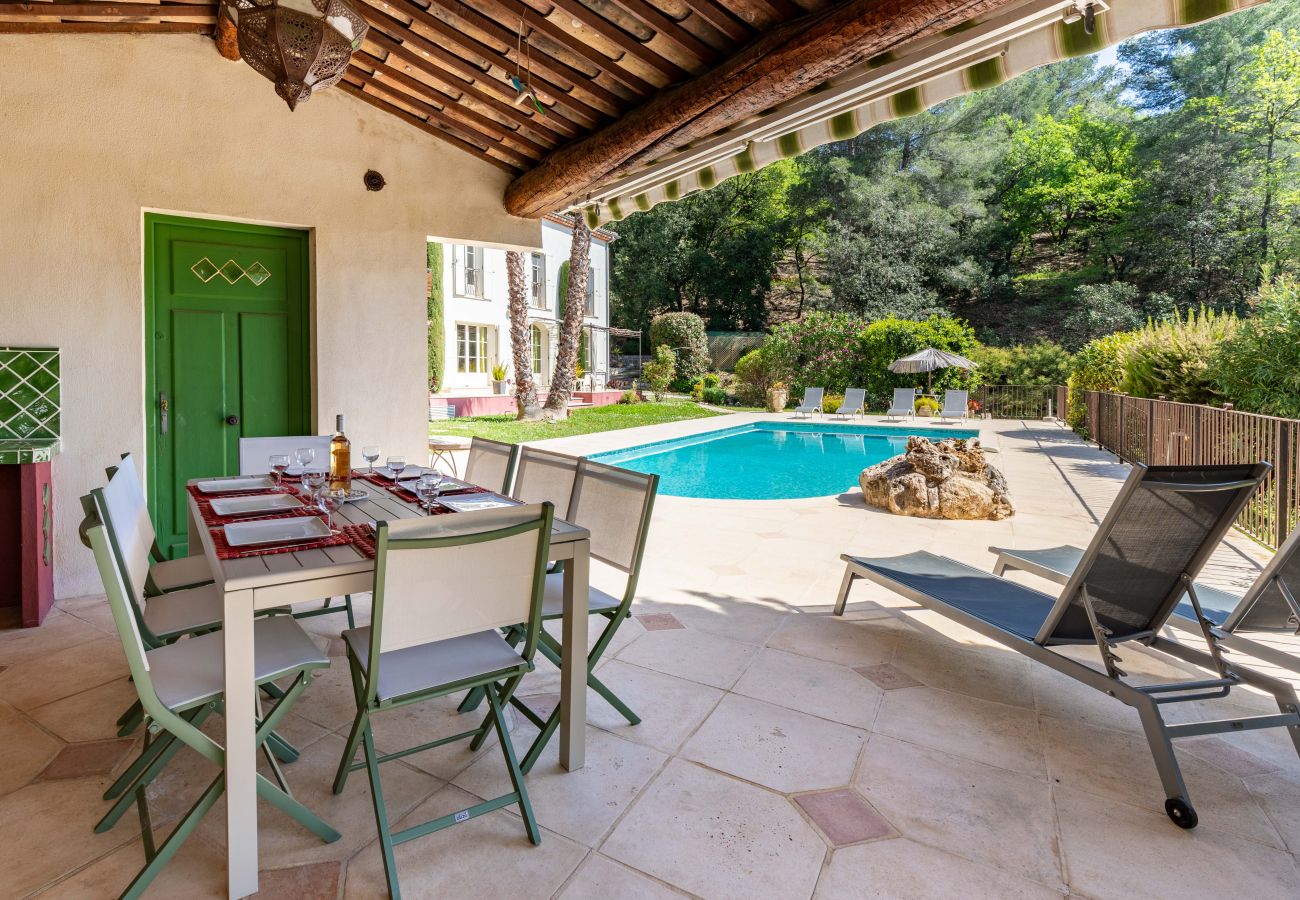 Villa in Saint-Martin-du-Var - HappyFew La Villa Lilas Villa in Saint-Martin-du-Var - HappyFew La Villa Lilas