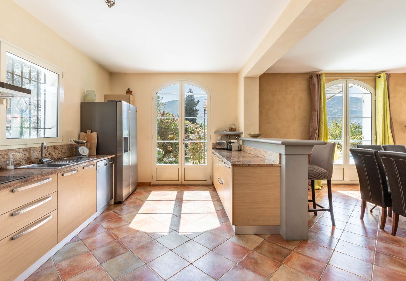 Villa in Saint-Martin-du-Var - HappyFew La Villa Lilas Villa in Saint-Martin-du-Var - HappyFew La Villa Lilas