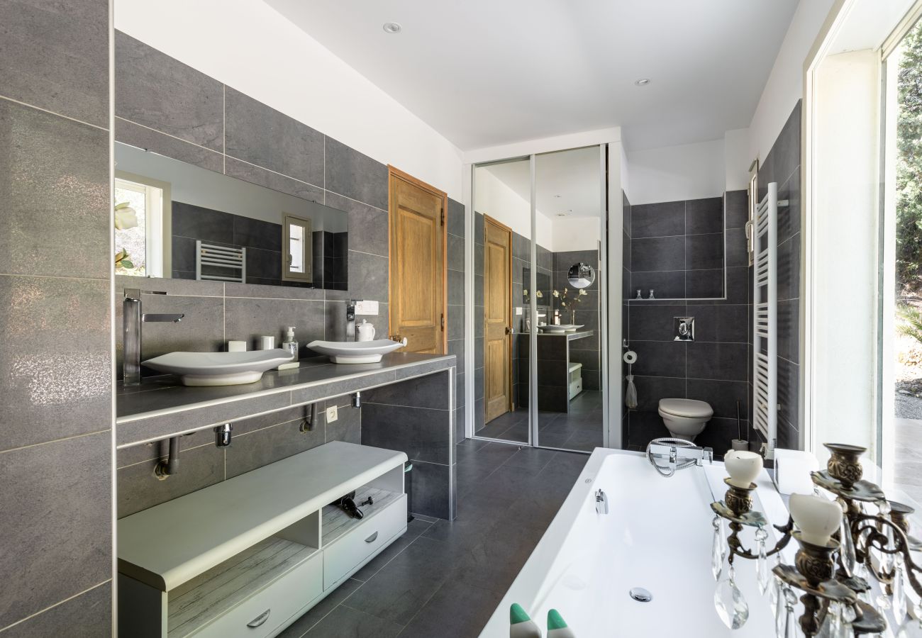 Villa in Saint-Martin-du-Var - HappyFew La Villa Lilas Villa in Saint-Martin-du-Var - HappyFew La Villa Lilas