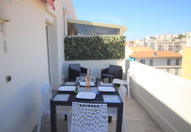  à Nice - La terrasse de Carras