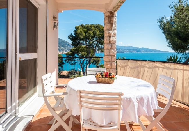 Villa à Roquebrune-Cap-Martin - La demeure des Colibris Villa à Roquebrune-Cap-Martin - La demeure des Colibris