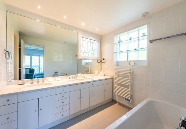 Villa à Roquebrune-Cap-Martin - La demeure des Colibris Villa à Roquebrune-Cap-Martin - La demeure des Colibris