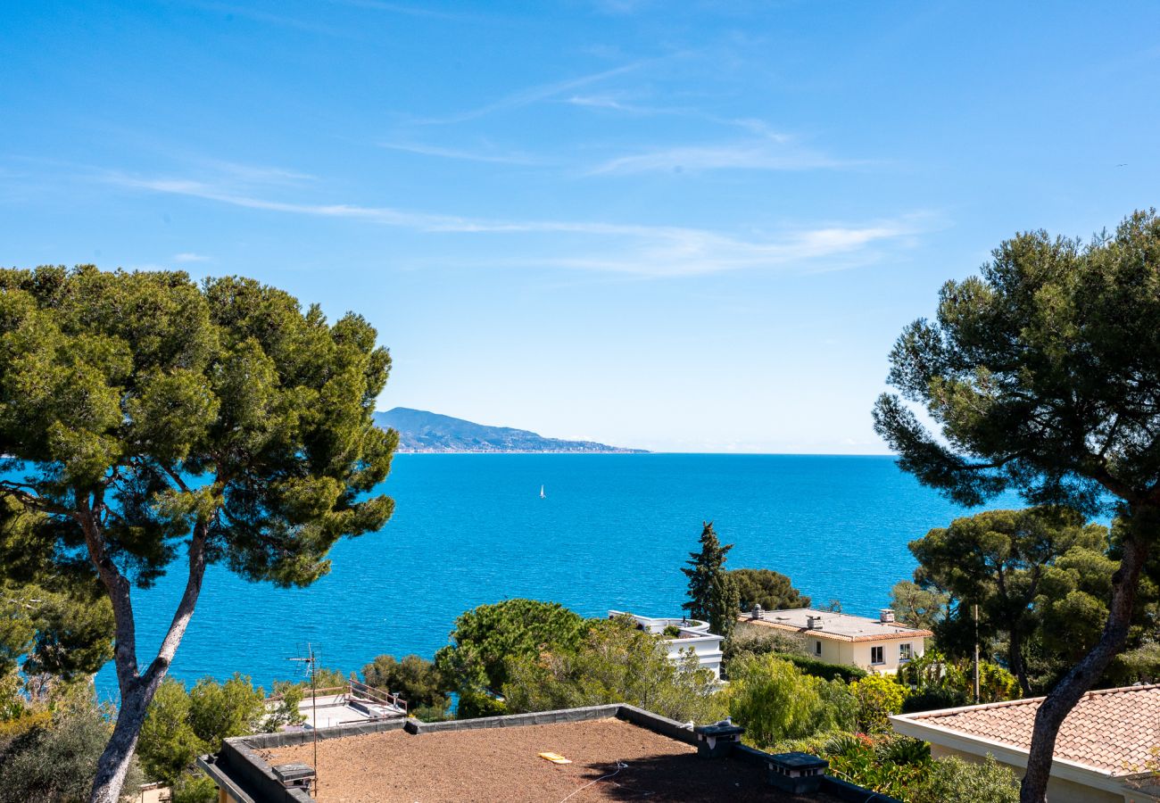 Villa à Roquebrune-Cap-Martin - La demeure des Colibris Villa à Roquebrune-Cap-Martin - La demeure des Colibris