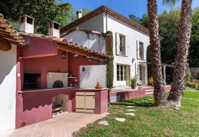 Villa à Saint-Martin-du-Var - HappyFew La Villa Lilas Villa à Saint-Martin-du-Var - HappyFew La Villa Lilas