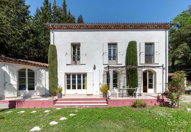 Villa à Saint-Martin-du-Var - HappyFew La Villa Lilas Villa à Saint-Martin-du-Var - HappyFew La Villa Lilas